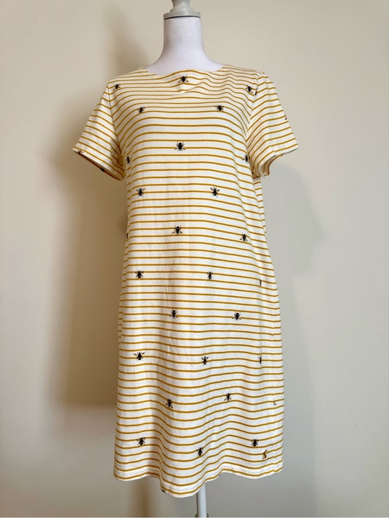 Joules Dresses & Skirts - Joules Yellow & White Striped Short-Sleeve Dress with Bee Embroidery size 12 🐝